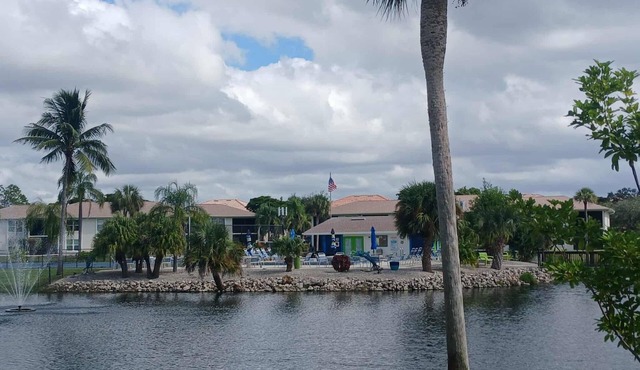 Beautiful 2 bedroom, 2 bath, ground floor near Sanibel!