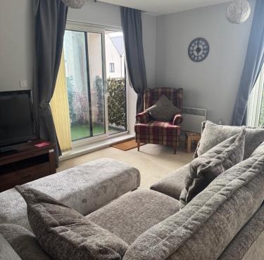 Beautiful 2 bedroom apartment in lawley village