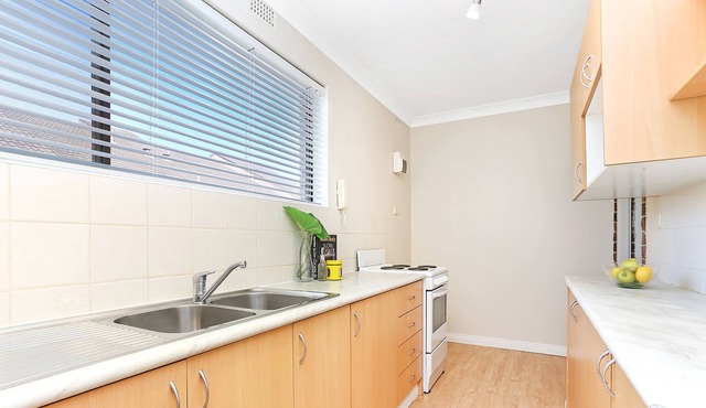 Beautiful 2 bedroom apartment in the chic suburb of Mortdale close to Hurstville
