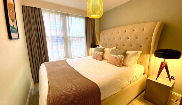 Beautiful 2 Bedroom Apartment inc. Parking & Wifi