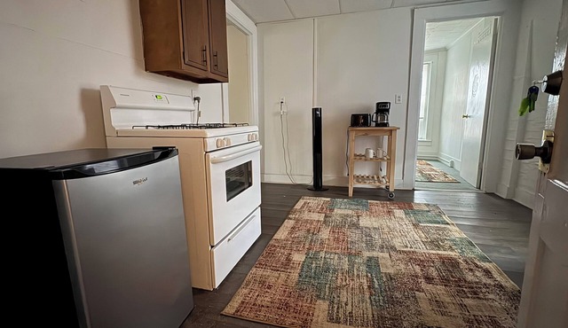 Beautiful 2-bedroom apartment in cool Oswego perfect for your stay