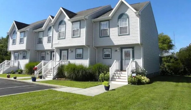 Beautiful 2 Bedroom Condo Near Bethany Beach