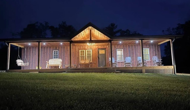 Beautiful 2-bedroom cabin near Sparta and the Blue Ridge Parkway