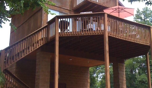 Beautiful 2 bedroom cabin 40 feet from scenic current river. Boat ramp access.