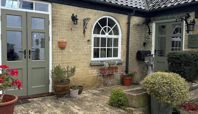 Beautiful 2 bedroom Coach House near Norwich and the Norfolk Broads