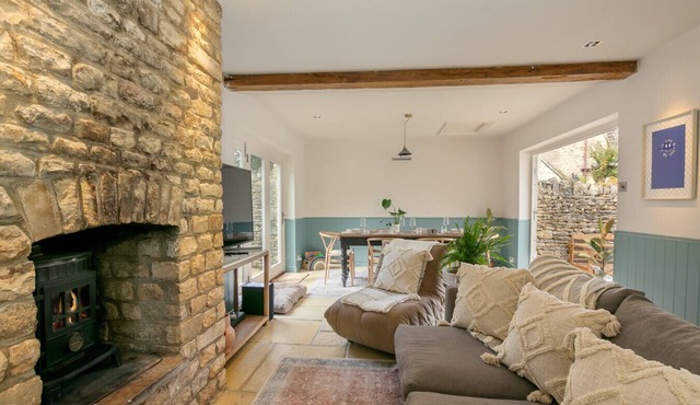 Beautiful 2 Bedroom Cottage in the Cotswolds