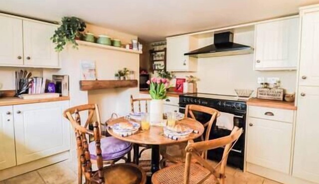 Beautiful 2 Bedroom Period Cottage