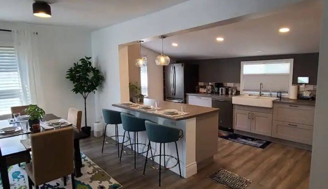 Beautiful 2 Bedroom Home in the Heart of North Bay