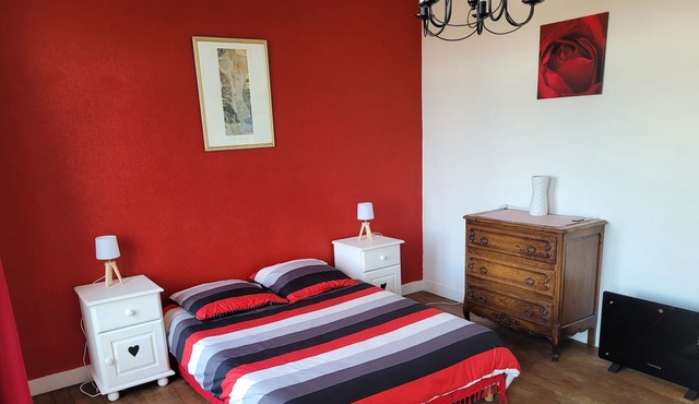 Beautiful 2 bedroom home in Chabanais.