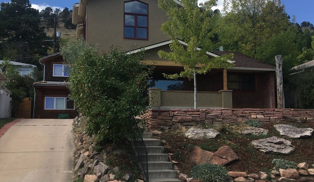 Beautiful 2-bedroom house with AC in quiet North Boulder