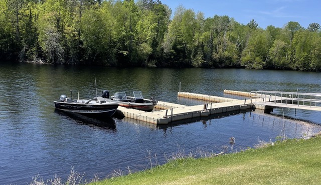 Beautiful 2 bedroom house with a boat dock on the Chippewa Flowage