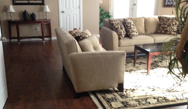 Beautiful 2 Bedroom Luxury Loft in the heart of Aurora