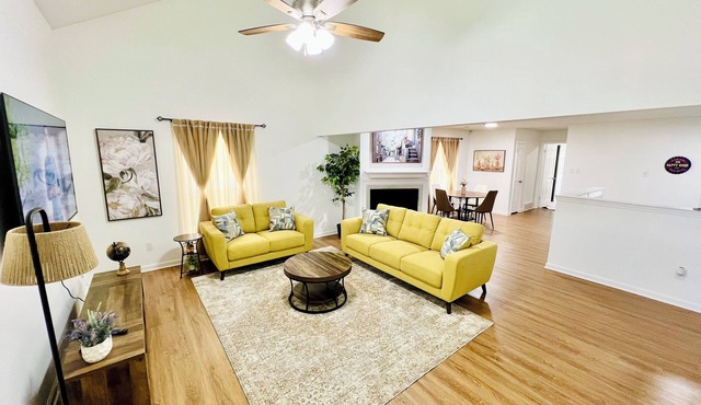 Beautiful 2-bedroom townhome with king size beds in Cordova Memphis