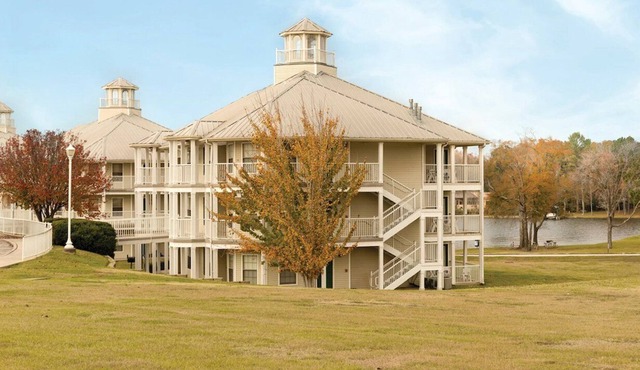 Beautiful 2 bedroom unit at resort, sleeps 6