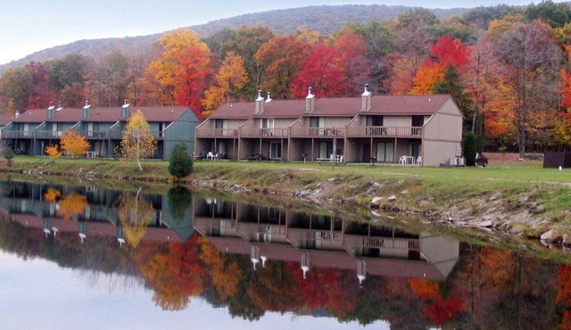 Beautiful 2 bedroom unit at resort, sleeps 6