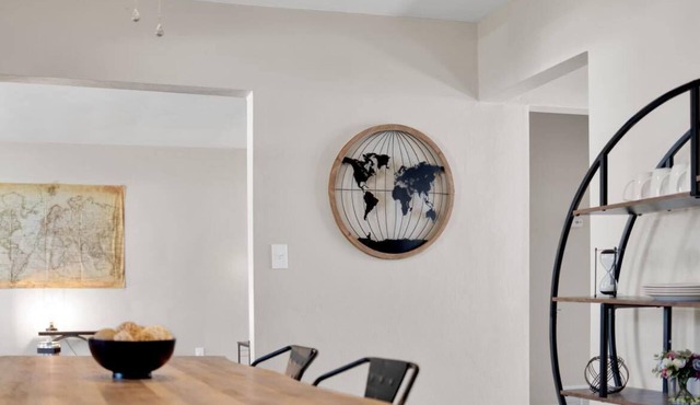 Beautiful 2-bedroom house with AC and fast WiFi in Belleville