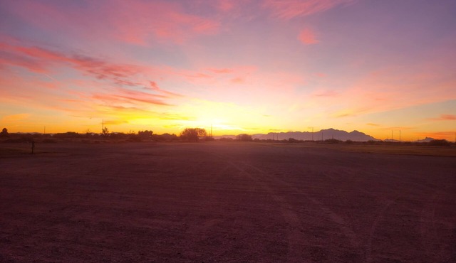 Beautiful 2-bedroom 2bath Remodeled Condo 1st fairway in Casa Grande 29-day min