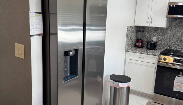 Beautiful 2 bedroom 2 bathroom townhome with AC Los Angeles, Canoga Park