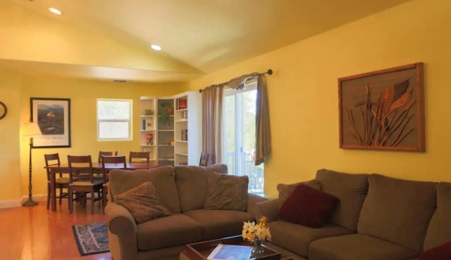 Beautiful 2 bedroom upstairs retreat on 20 acres