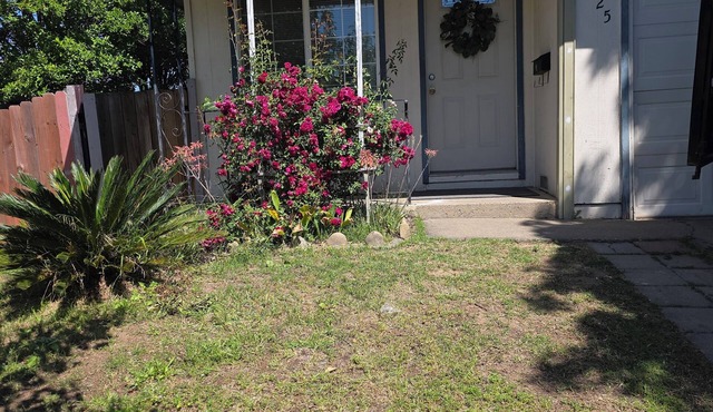 Beautiful 2-bedroom building in charming Sacramento