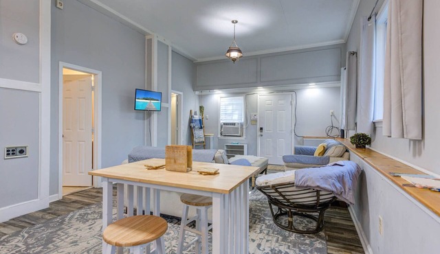 Beautiful 2 Bedroom Cottage