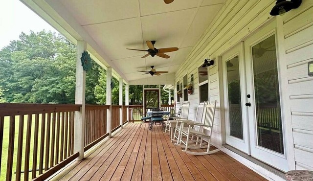 Beautiful 2 BR 1 BA Cabin in Blue Ridge Mountains