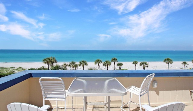 Beautiful 2 BR Condo With Private Beach Access Sunset On The Gulf