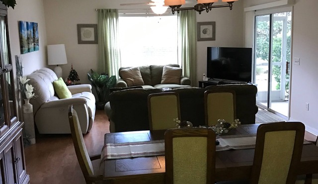 Beautiful 2 BR wGas Golf Cart in Duval. All 10 star reviews!