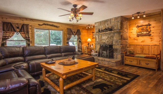 Beautiful, 2 CreeksMeet, SuperFast Free WiFi, NFL Sunday, Arcade, Fishing&2Pools