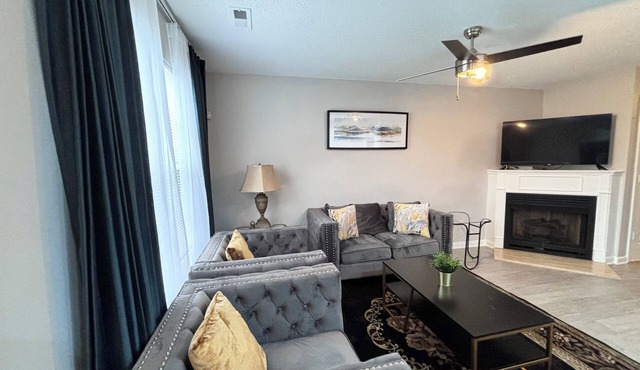 Beautiful 2-King Beds home with Garage in Charlotte