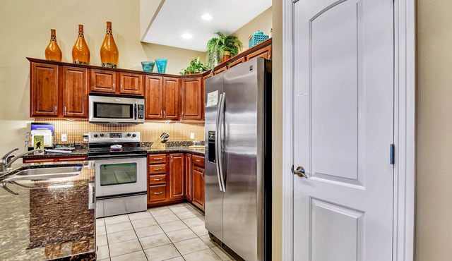 Beautiful, 2-Level, Tuscan-Style Villa in Branson Creek! A Place to Unwind!