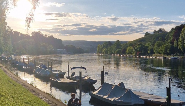 Beautiful 2 room apartment centrally and on the Rhine