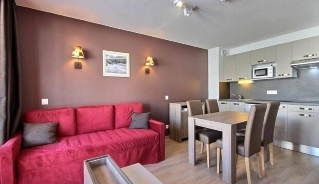 Beautiful 2-room apartment with pool and parking, for 4 people