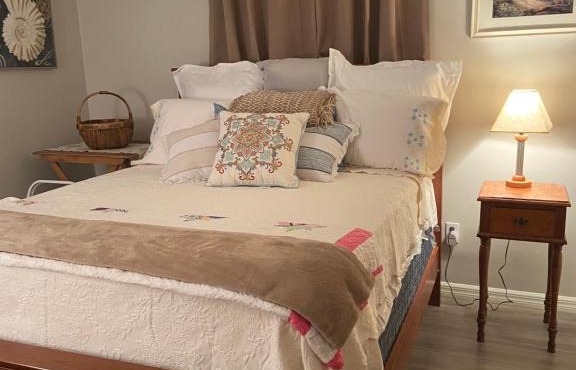 Beautiful 2 Room Suite with Private Bath