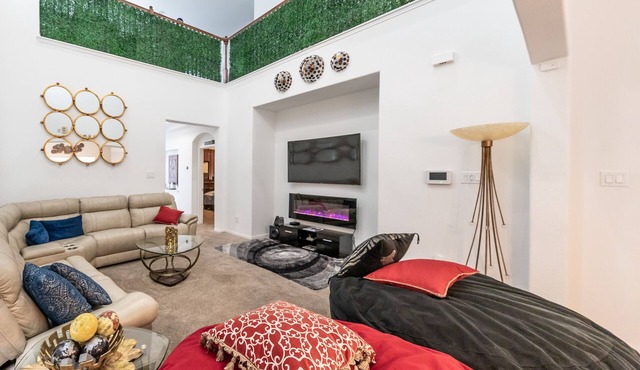 Beautiful 2 story luxury home in an upscale area!