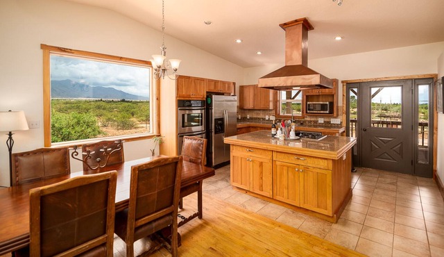 Beautiful 2 Story with Mountain Views