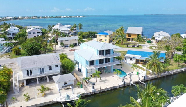 Beautiful, 2100 sq ft 3/2 w/ocean views & easy ocean & gulf access.