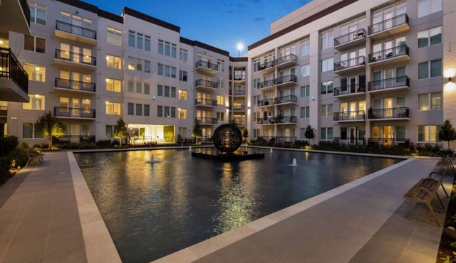 Beautiful 2B/2B Apartment in the Galleria