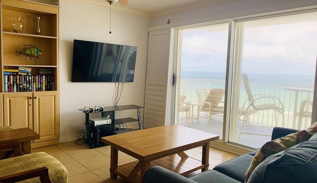 Beautiful 2BD/2BA Direct Beachfront Condo Sleeps 6, Ormond Beach/Dayton