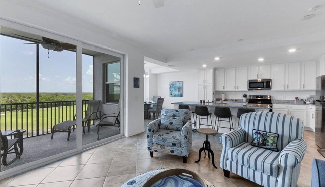 🥇 Beautiful 2bd condo within a golf resort (CH894)