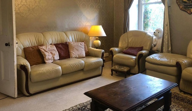 Beautiful 2BD Flat Outstanding Views Near Bath