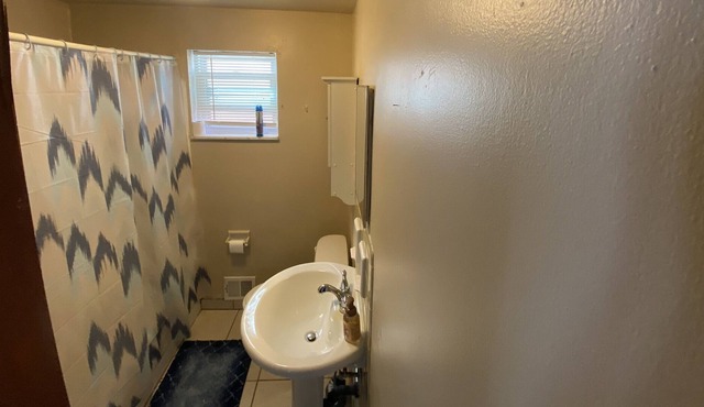 Beautiful 2bedroom apt close to the waterfront and other amenities