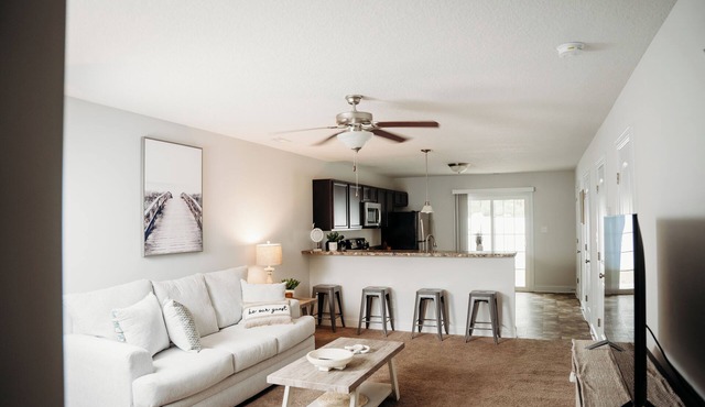Beautiful 2BR/2.5B Townhome, Pet-Friendly, Near Military-Bases, Jacksonville, NC