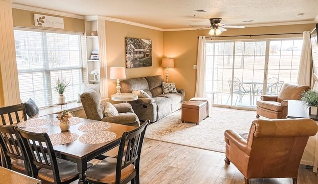 Beautiful 2BR/2BA Condo. Holiday Hills Near Branson Landing/No Stairs