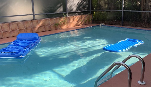 Beautiful 2BR 2BA Home with Private Pool & Jacuzzi - Includes Pool Table