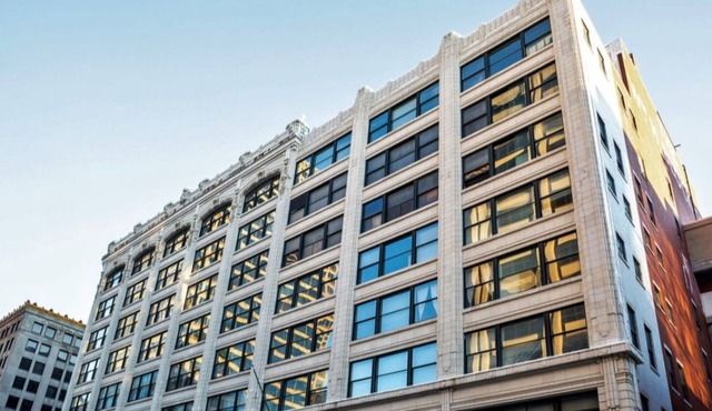 Beautiful 2BR 2BA In The Block by CozySuites