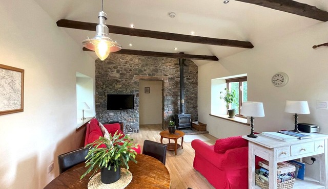 Beautiful 2BR Converted Mill - Idyllic Location - Pass the Keys