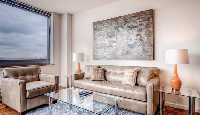 Beautiful 2BR | NYC Skyline Views | Jersey City Waterfront by GLS