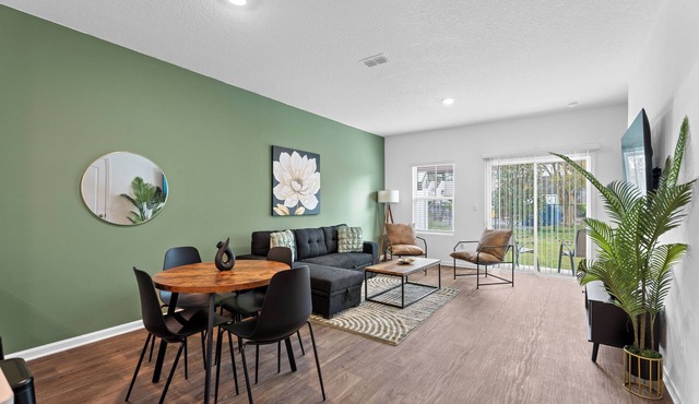 Beautiful 2BR Townhome Close to beach/Mayo Clinic