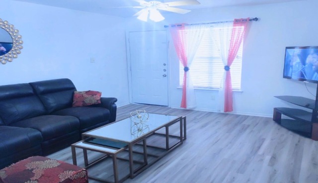 Beautiful 3/2 Apartment at an Unbeatable Price